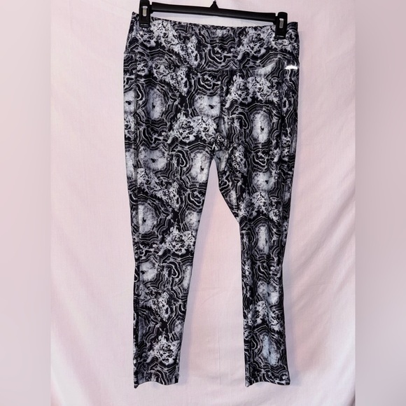 Jockey Black and White Botanical Print Leggings - Picture 1 of 11